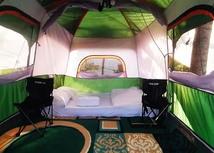 ' Adventures' Embun Hideaway Nature's Kamp alanı *
